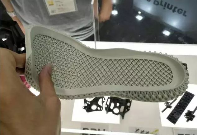 抢先一步占领3D打印鞋市场刚需，国内鞋企和阿迪达斯只差一个“FL”-1